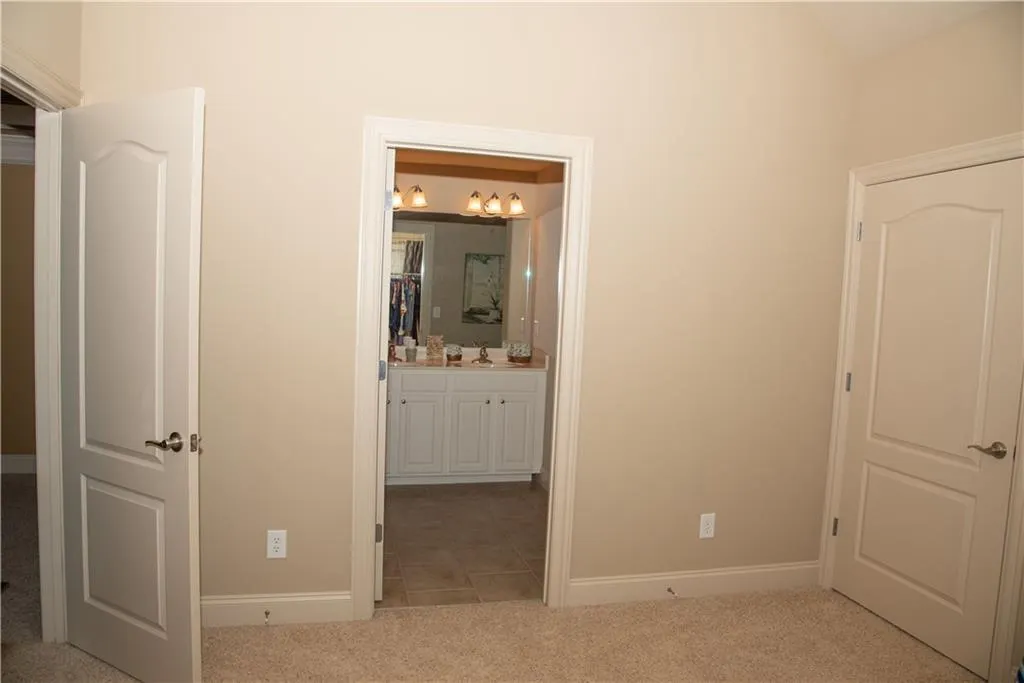Listing Thumbnail Image 46