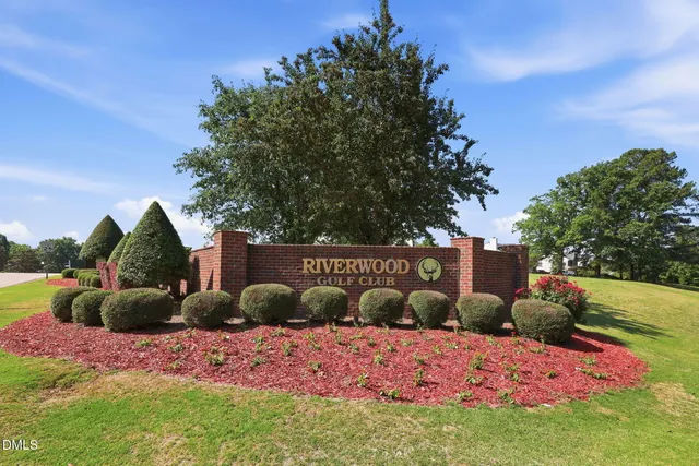 Popular Riverwood Golf Club Real Estate