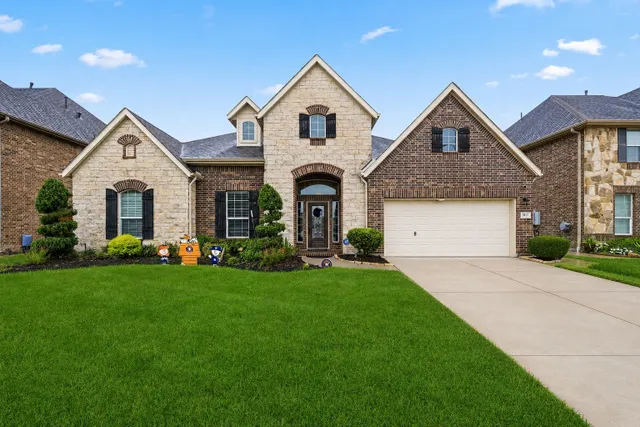 Popular Cottonwood Estates Real Estate