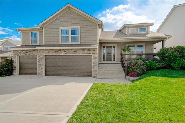 Popular Hillcrest Farm Real Estate