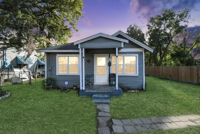 Popular Leeland Park Real Estate
