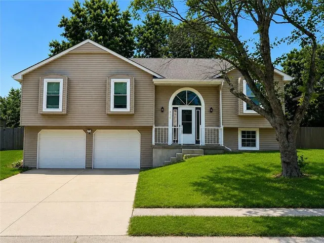 Popular Fox Trail Real Estate