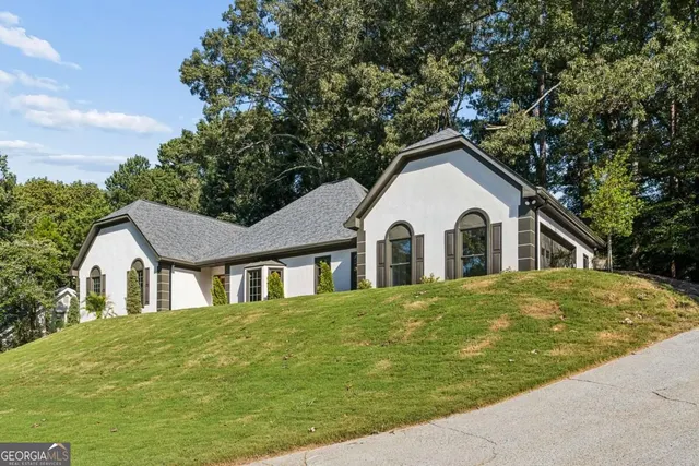 Popular Suffolk Forest Real Estate