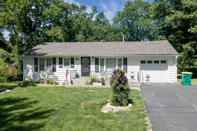 Popular Lillie Hgts Real Estate