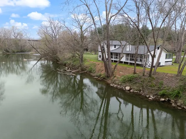 Expensive Smokeford Crossing Real Estate