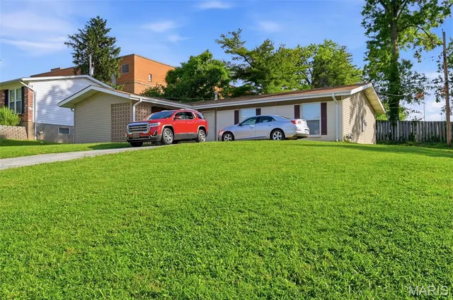 Cheap Creve Coeur Real Estate