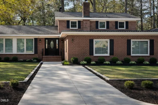 Popular Sherwood Forest Real Estate