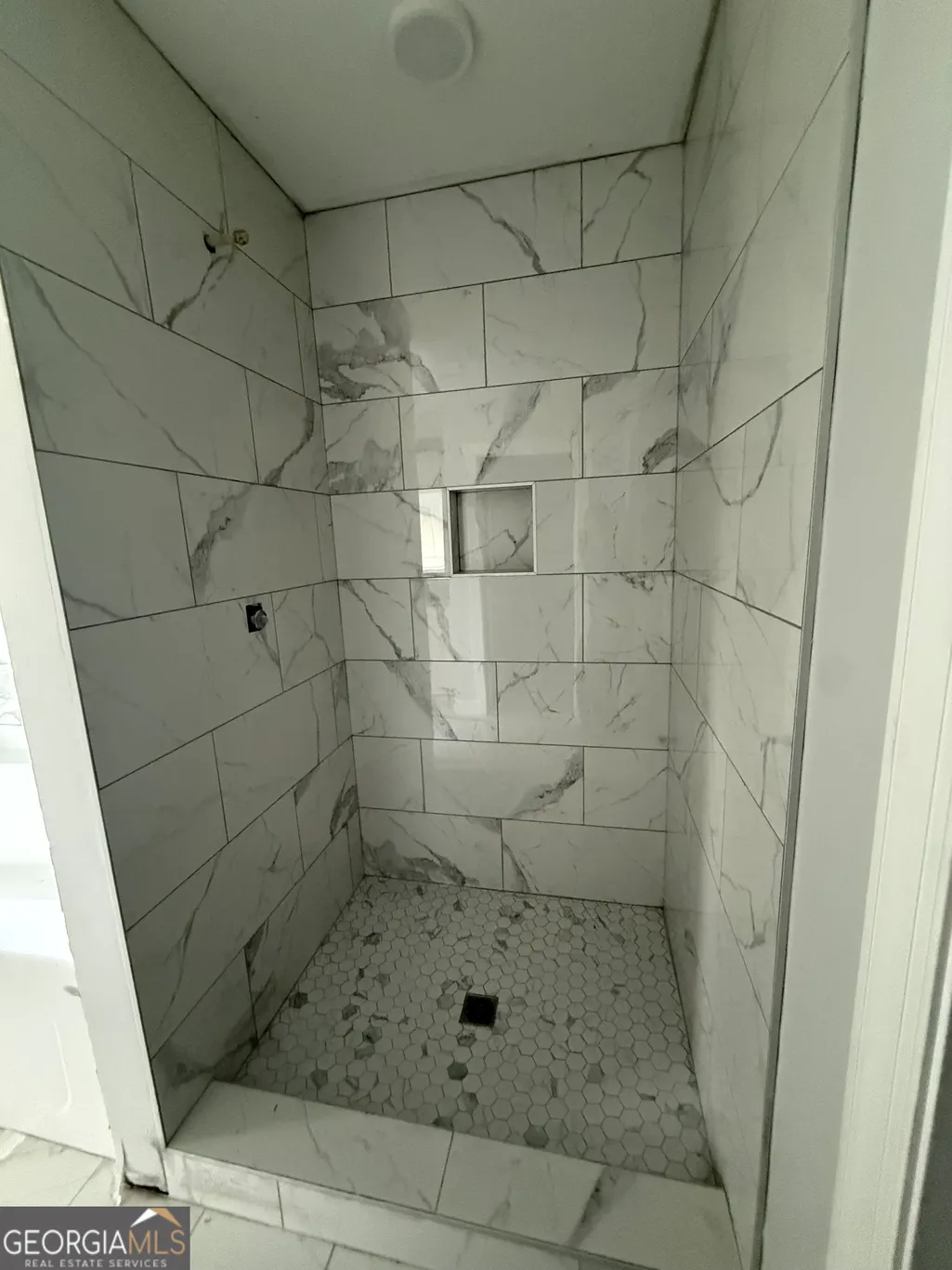 Listing Thumbnail Image 13