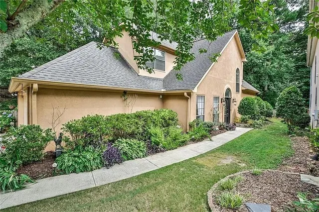 Popular Sweetwater Club Real Estate