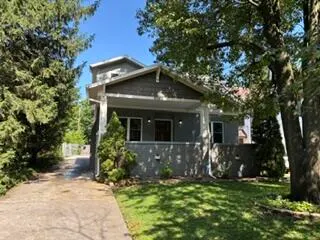 Popular Pickwood Place Real Estate