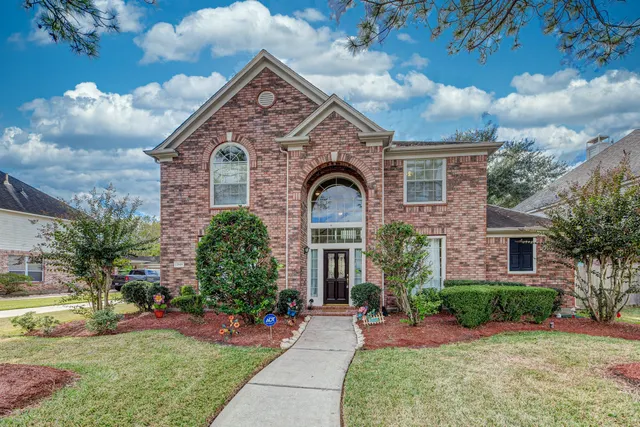 Popular Woodbend At Silverlake Real Estate