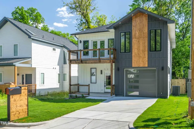 Popular Quarry Hills Real Estate
