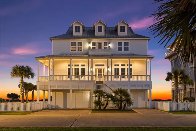 Expensive Beachside Village 2004 Real Estate