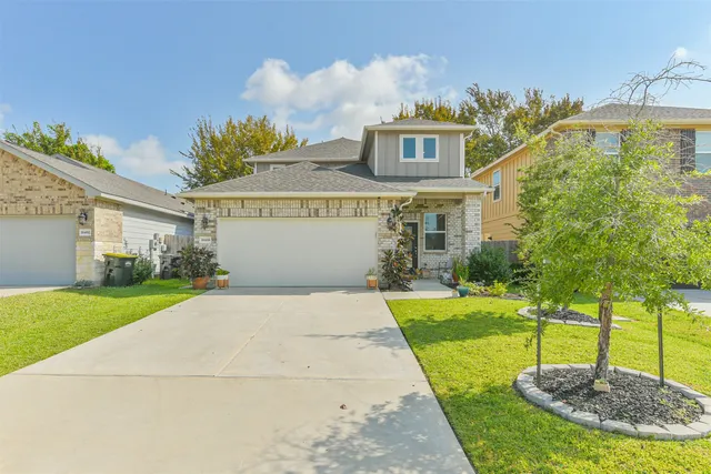 Popular Pine Cove Lake Real Estate
