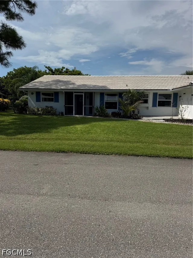 Cheap NA19 - Lely Area Real Estate