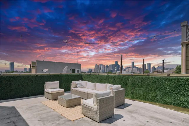 Popular Holman Court Real Estate