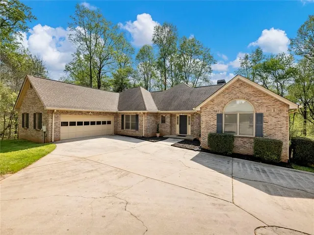 Popular Arbor Trace Real Estate