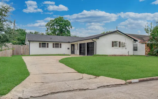 Popular Brentwood Sec 01 Real Estate