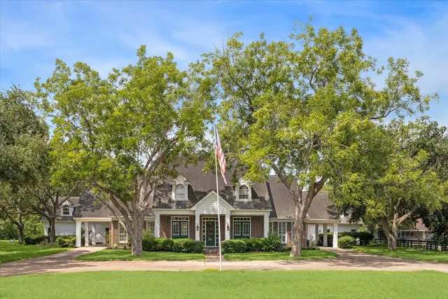 Popular Manorwood Estates Real Estate