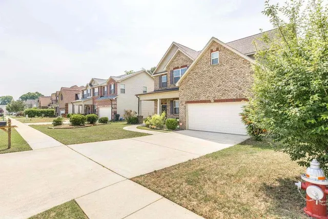 Popular ESTATES AT LAKE JOY Real Estate