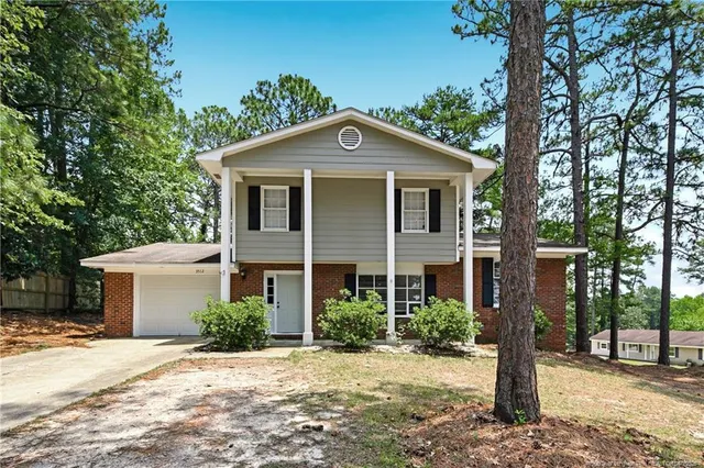 Popular Hillendale West Real Estate