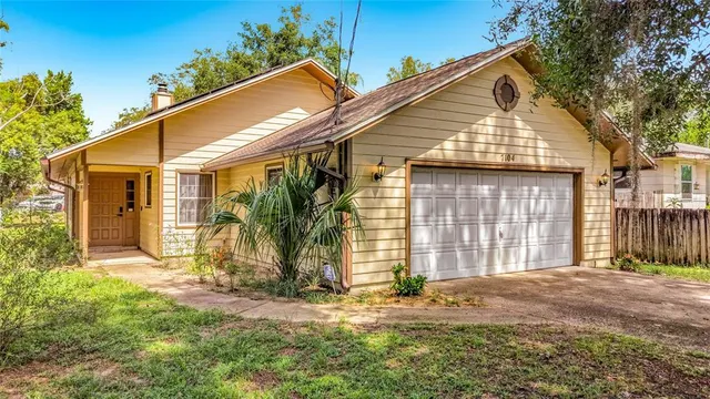 Cheap CENTRAL PARK LOCKHART Real Estate
