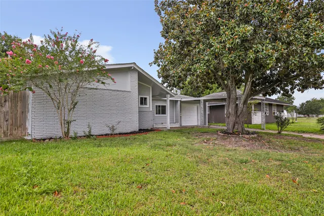 Popular Freeway Manor Sec 07 Real Estate
