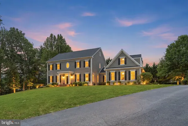 Popular Fairfax Station Real Estate
