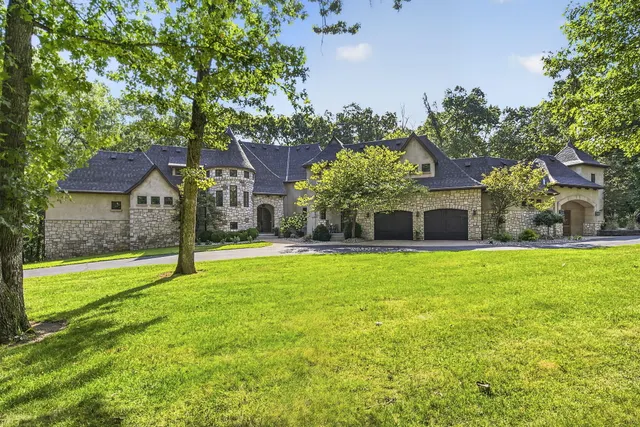 Popular Thornridge Real Estate