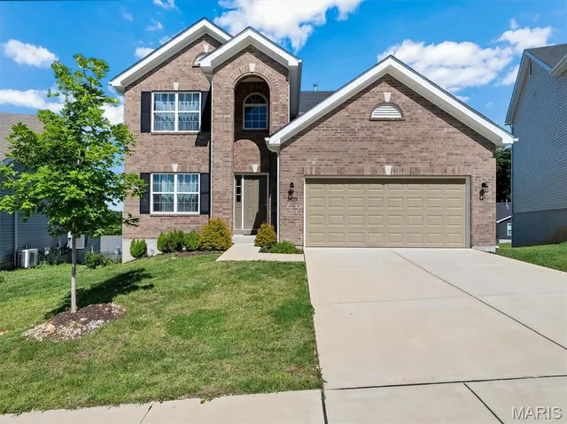 Popular Valley-Winding Bluffs Two Real Estate
