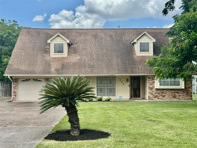 Popular Pecandale Court Real Estate