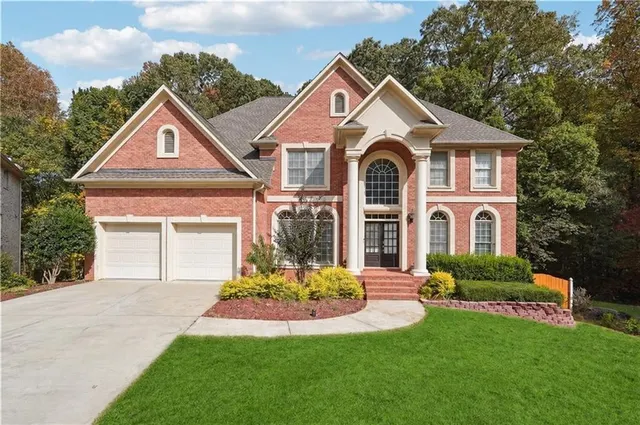 Popular SUMMIT AT HUNTCREST Real Estate