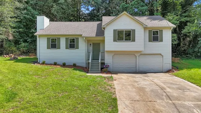 Popular Macland Meadows Real Estate