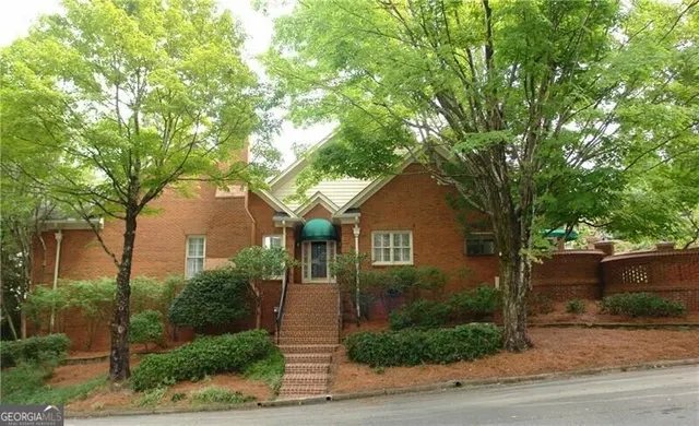 Popular Sheridan Walk Real Estate
