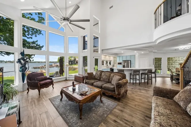 Expensive Harbour Town Club Real Estate