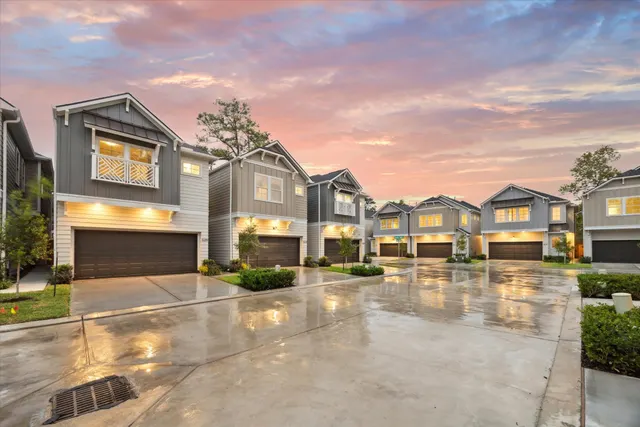 Popular Pinemont Heights Real Estate