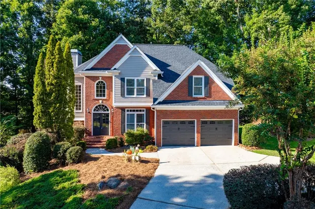 Popular Chattahoochee Point Real Estate
