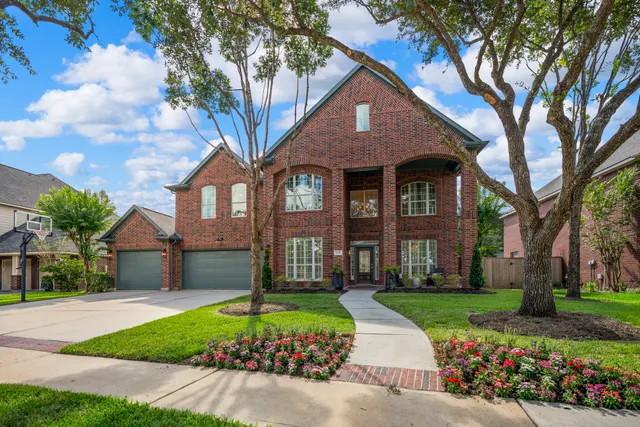 Expensive Country Lakes at Grayson lakes Real Estate