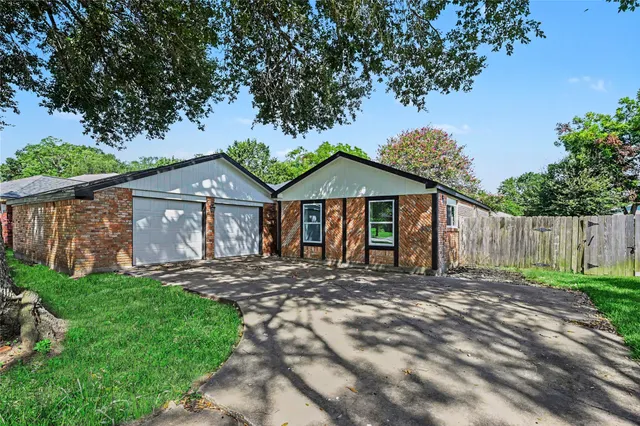 Popular Cambridge Village Sec 3 Real Estate