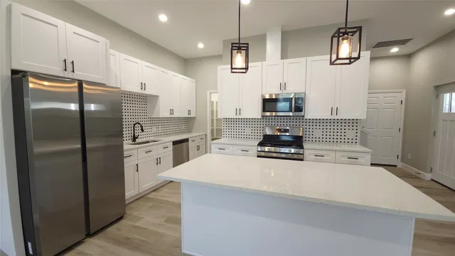 Popular Olympia Manor Real Estate