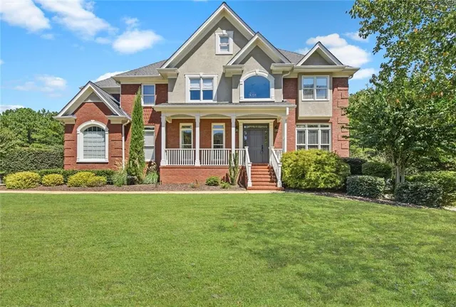 Popular Lakeview Walk Real Estate