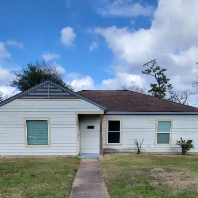 Cheap Oak Manor Real Estate