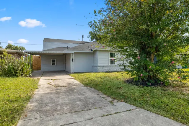 Popular Riverside Gardens Real Estate