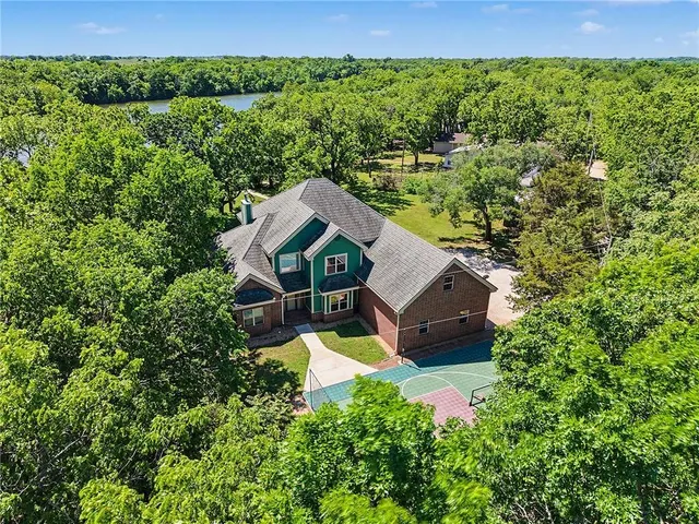 Popular Farlington Real Estate