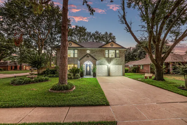Expensive Ravensway South Real Estate
