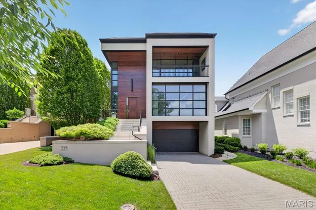 Popular Cram-Izus Real Estate