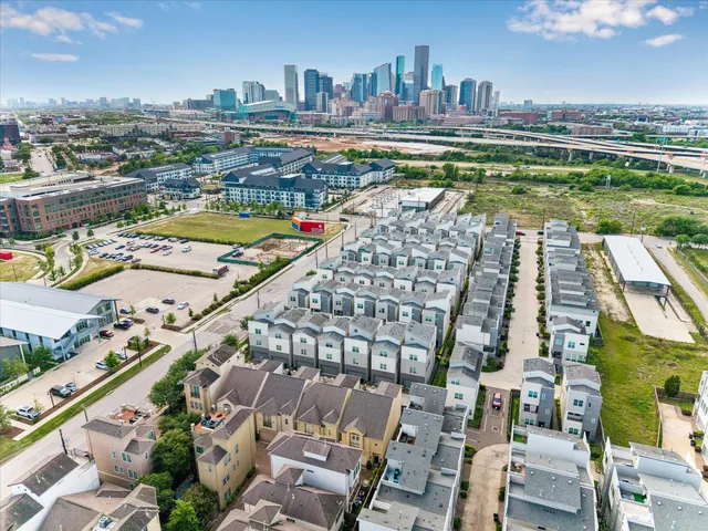 Popular Regent Park 02 Real Estate
