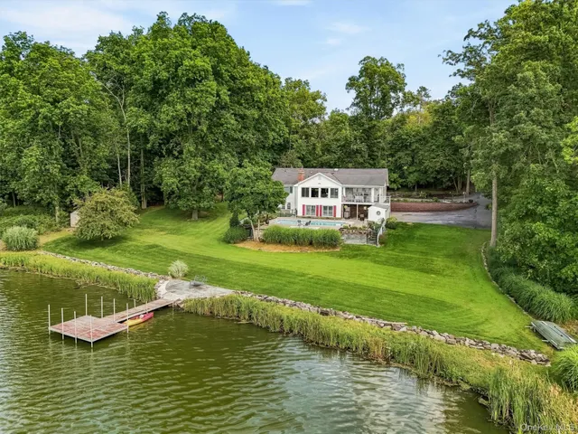 Popular Tomahawk Lake Real Estate