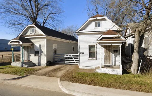 Cheap Noble Real Estate