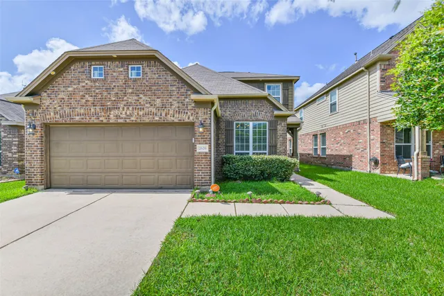 Popular Winfield Lakes North Sec 1 Real Estate